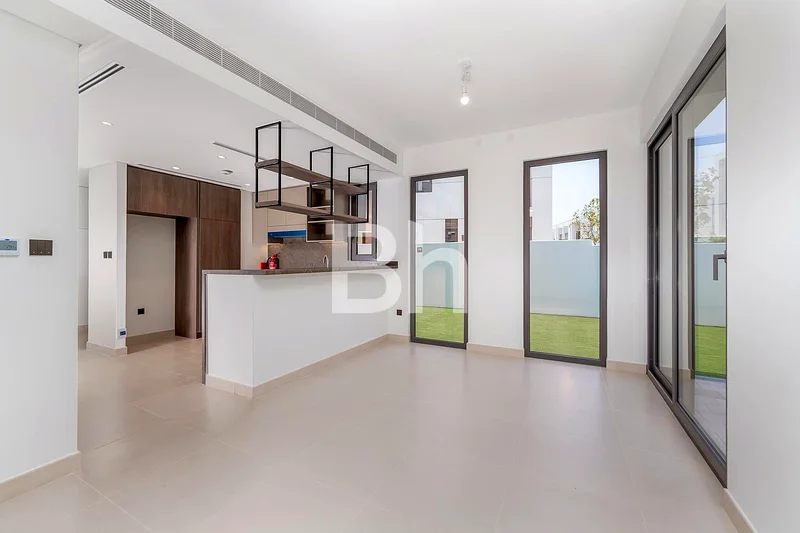 Single Row | Walk to RGS | Brand NEW63806793481473113