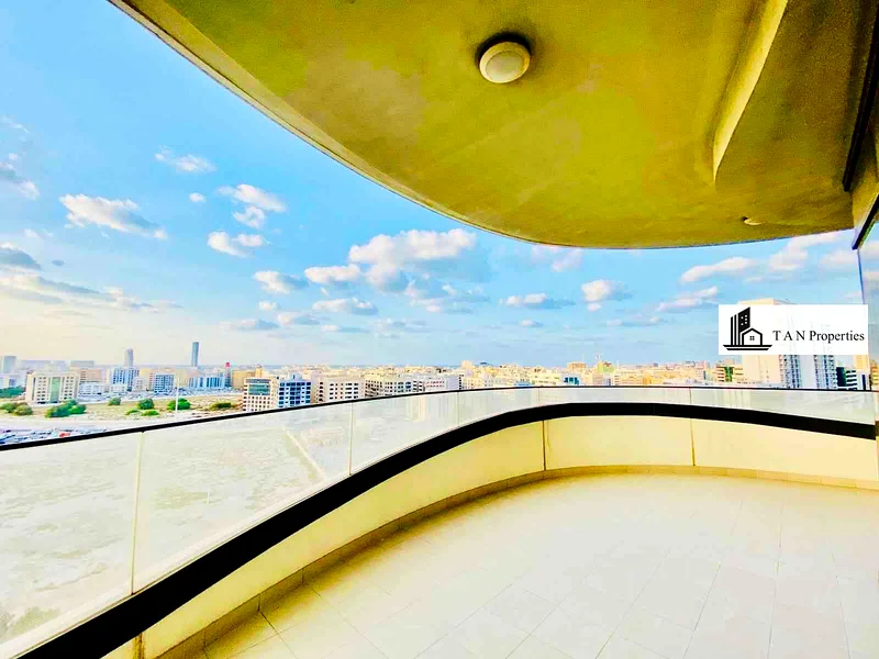 3 غرف نوم + غرفة خادمة || بناية شاهقة || أجهزة مطبخ || إطلالة على البحر63767557267715114