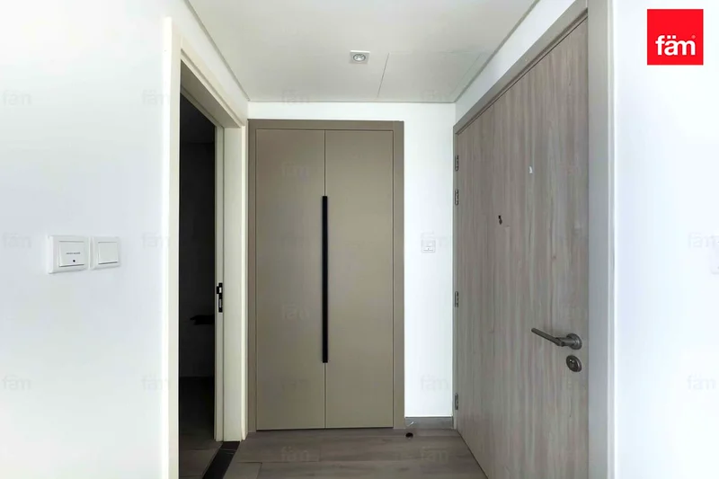 BIG LAYOUT | CLOSED KITCHEN | BIG LAYOUT | VACANT64030514404097112