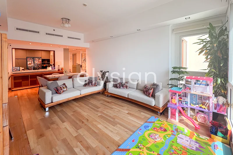 Exclusive Listing | High Floor | Upgraded Option63752462853379112