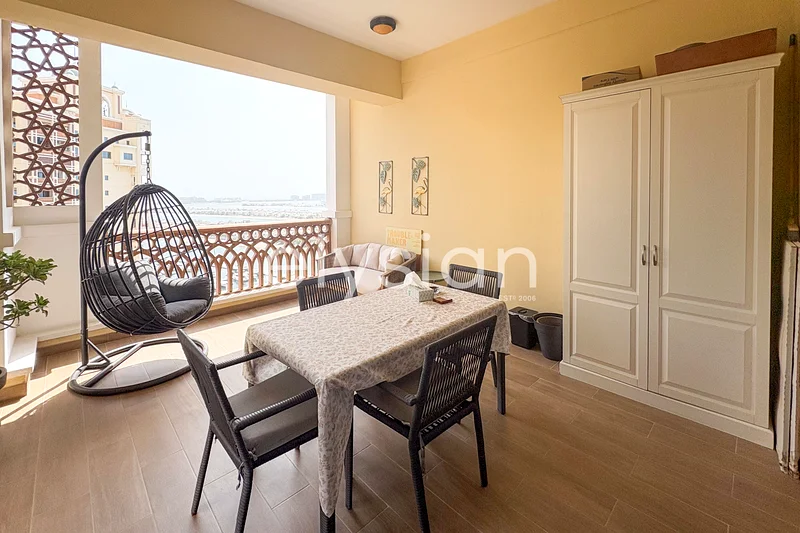 Exclusive Listing | High Floor | Upgraded Option63752462853379111