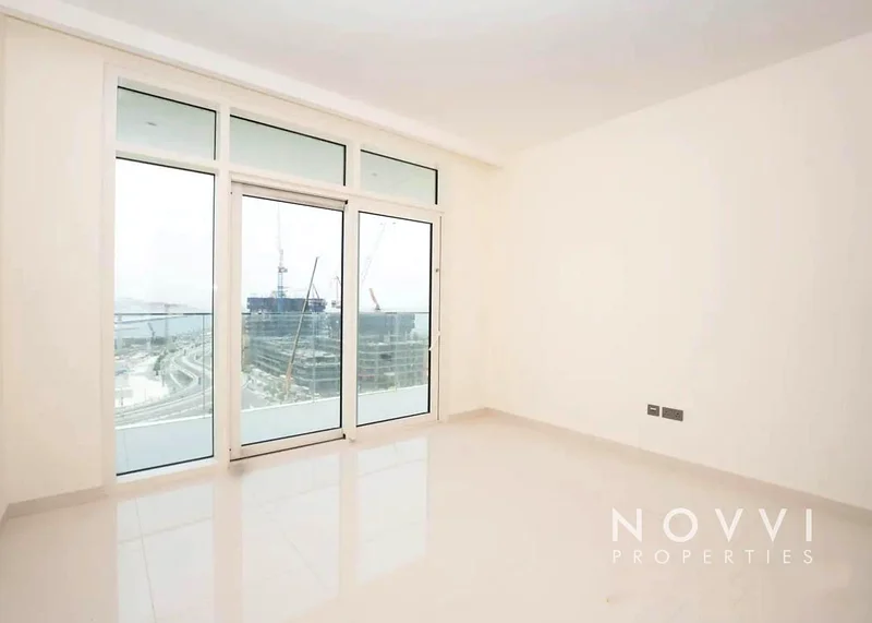 العيش على الشاطئ | غير مفروش | متاح الآن63733502070530114
