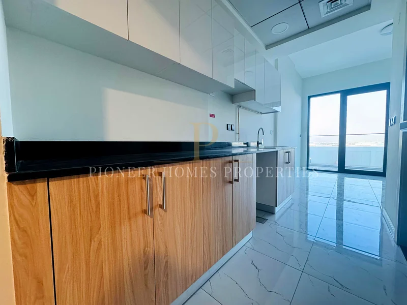 FRONT OF THE METRO | BRAND NEW STUDIO63725823724931110