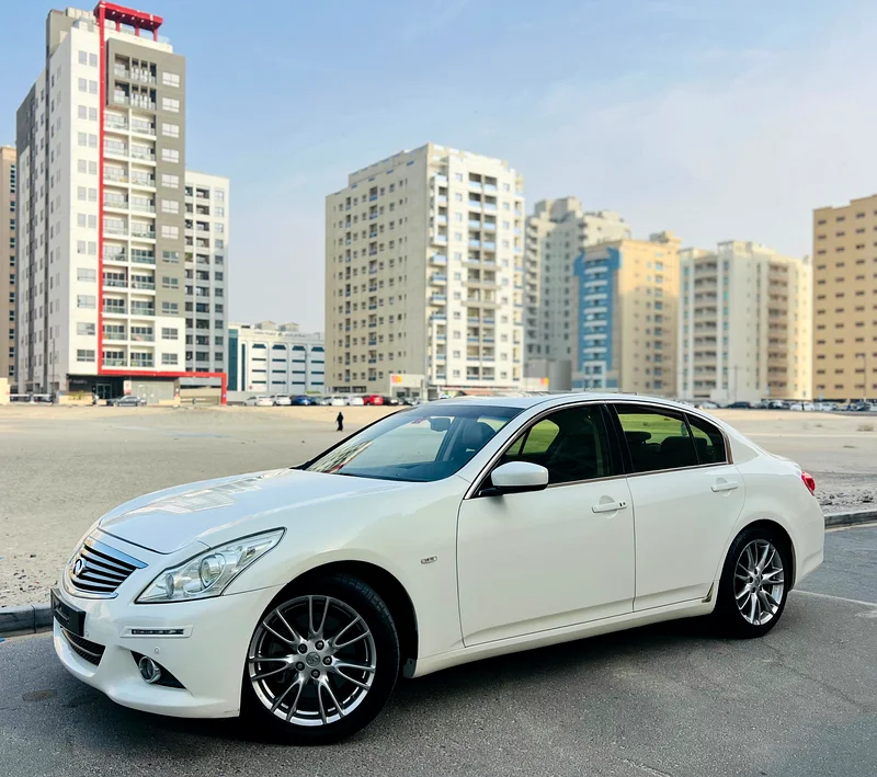 Infinity G25 2014 model white GCC SPECS REF.011663613736393859112