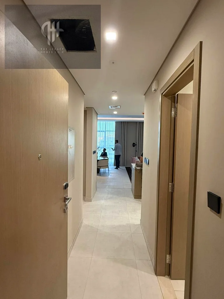 شقة واسعة من 3 غرف نوم مع غرفة خادمة | بالقرب من محطة المترو63916768328579112