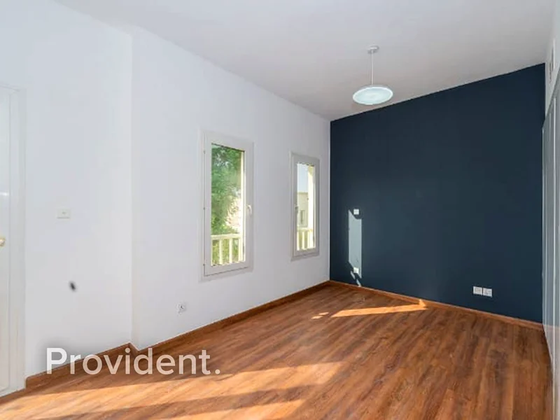 Lake View | Fully Upgraded | Spacious Layout63729125996545112