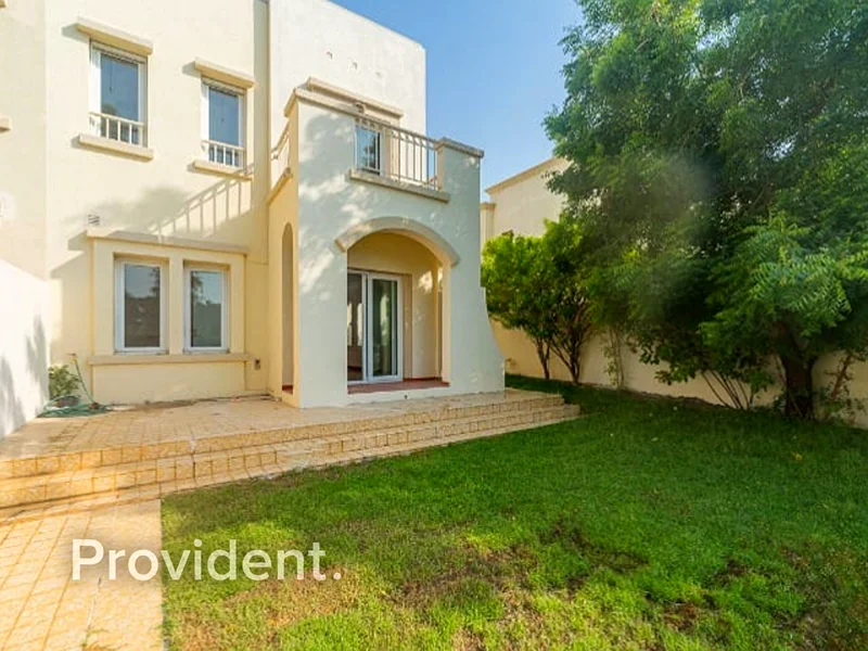 Lake View | Fully Upgraded | Spacious Layout63729125996545114