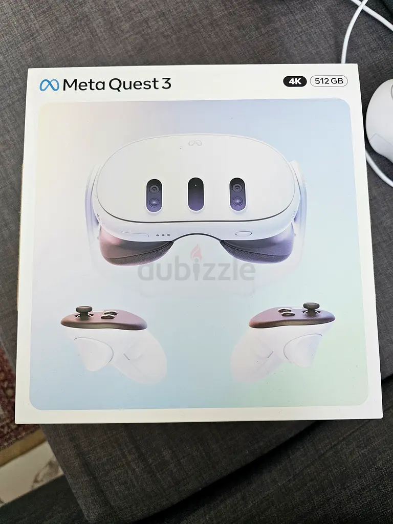 Meta Quest 3 512GB with kiwi h4 boost halo battery strap and Meta Quest 3 512GB with kiwi h4 boost halo battery strap and