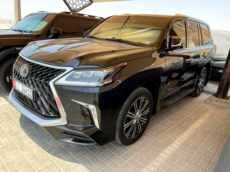 LEXUS LX570 SIGNATURE 5.7L AGENCY MAINTAINED ORIGINAL PAINT GCC SPECS 201963612073606786111