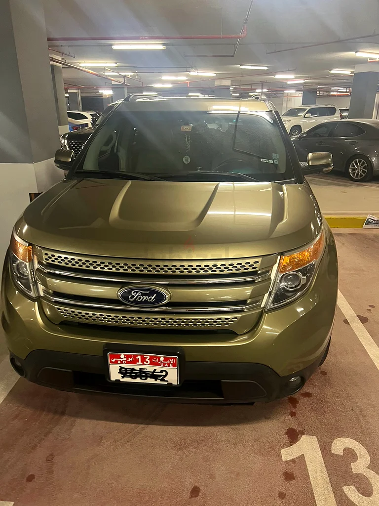 Ford explorer in excellent conditions63613463484290111