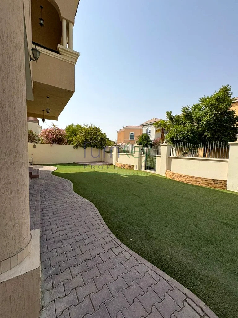 5 Bedroom + Basement | Rooftop Access | Single Row63727565361283111