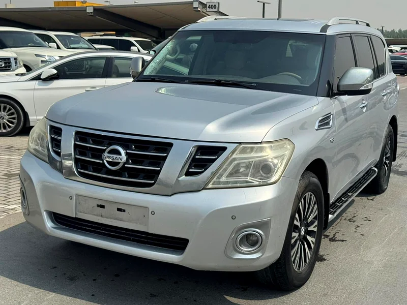 Nissan patrol 2012 fullopshin silver color GCC calen car63613132637187112