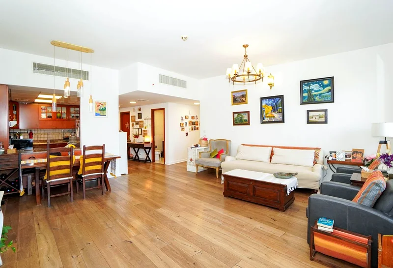 Upgraded| Best view| Vacant on transfer| Spacious63982323620097110