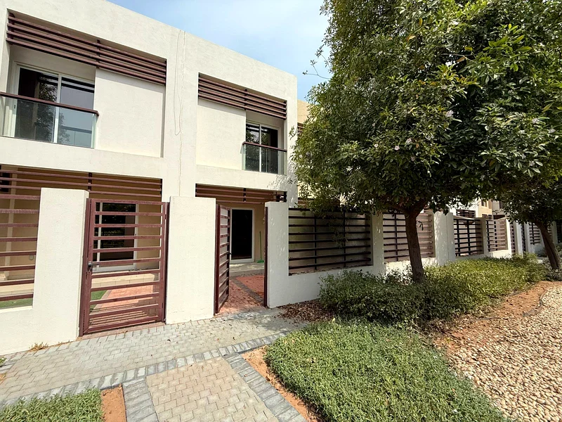 🏡 Spacious Family Home | 3BR Villa + maid room with Pool & Gym Access63814054644098110