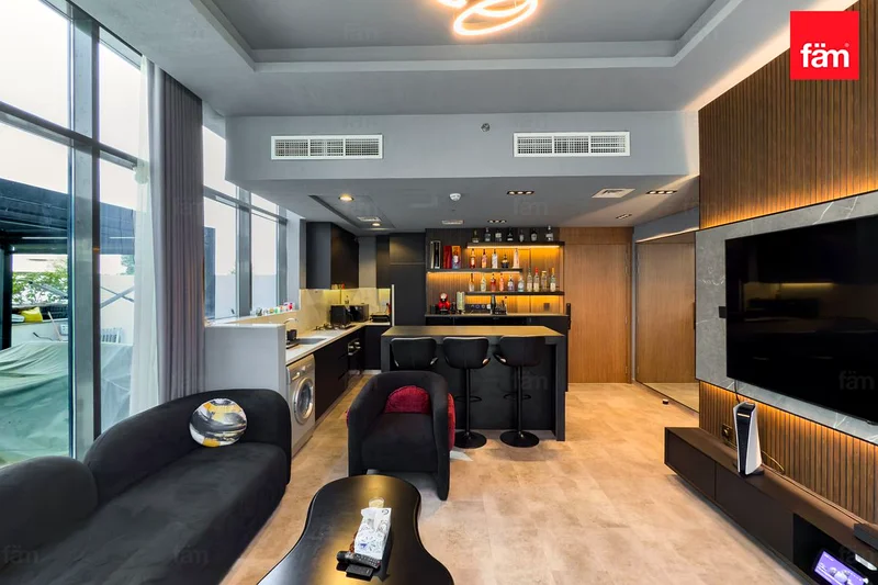 Vacant | Fully Upgraded | Spacious63977540064642112