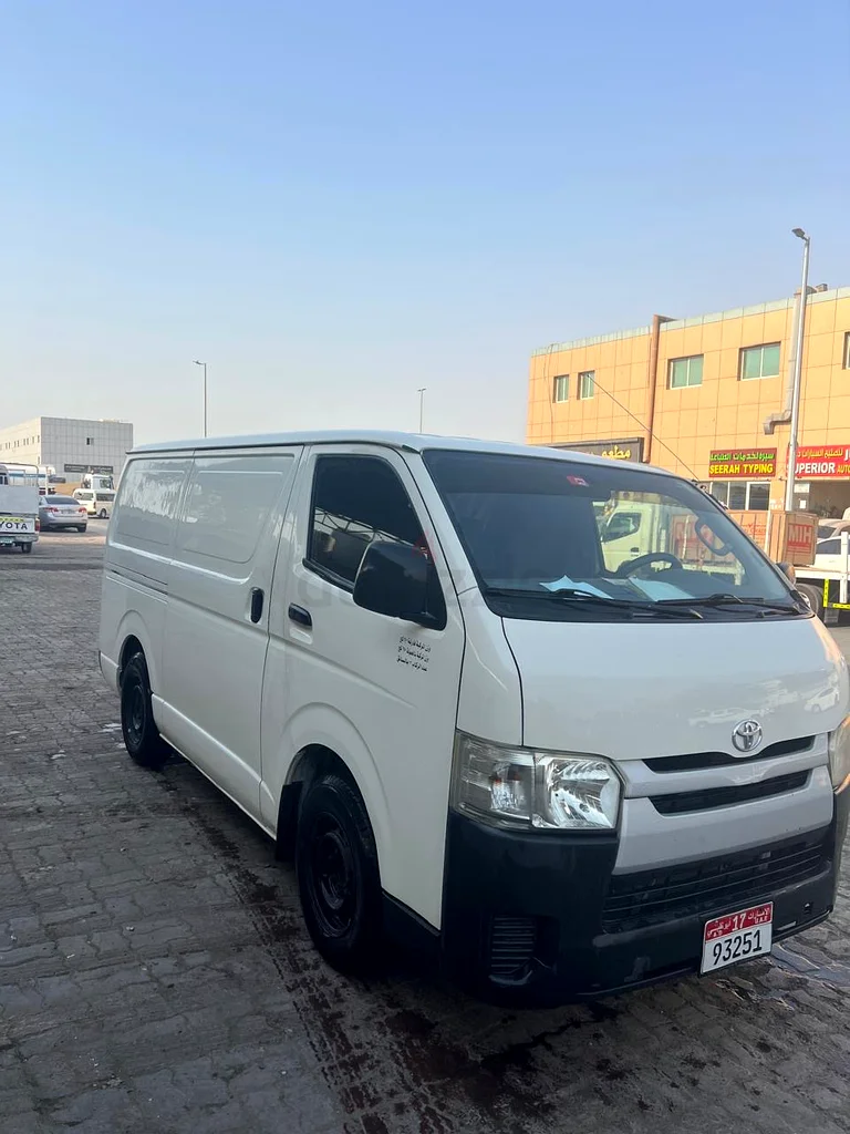 Toyota hiace cargo van 2014636124485374731122