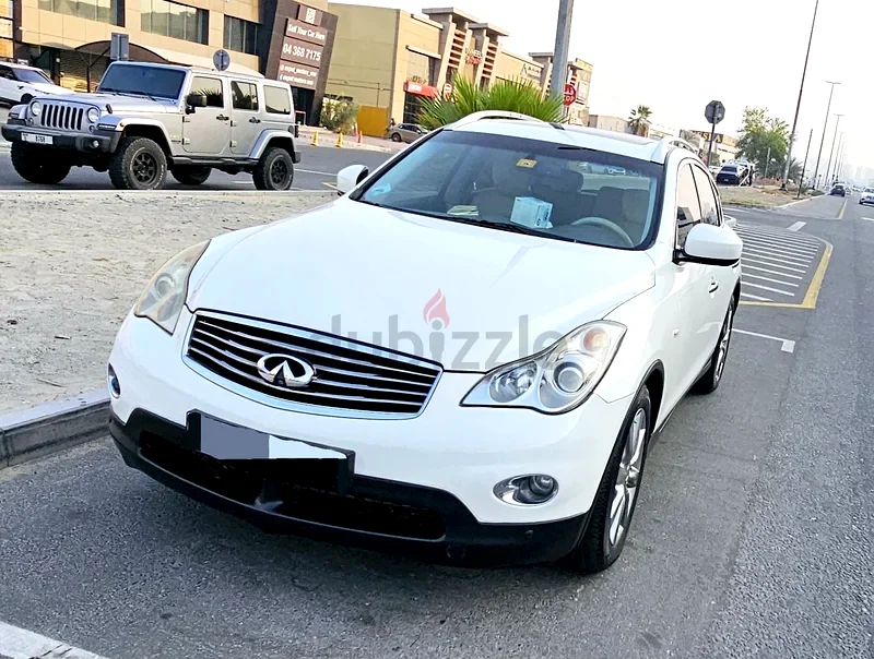 Infiniti ex35 - 2010 Lady Driven - Great Condition63613464656130113