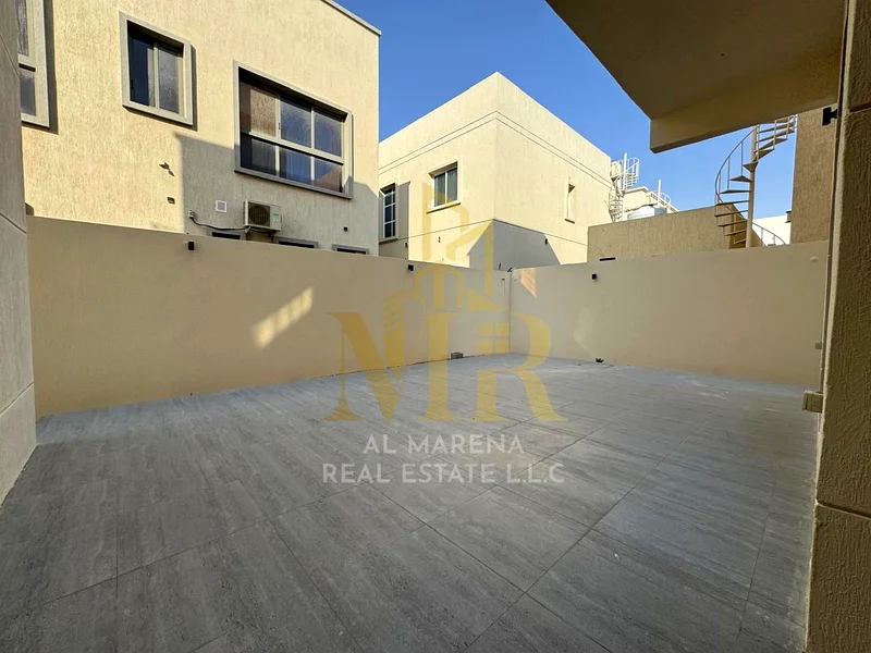 A villa with an all-inclusive price, including electricity, water and air conditioning, on the main street, ready for occupancy in the most upscale ar63872298233986114