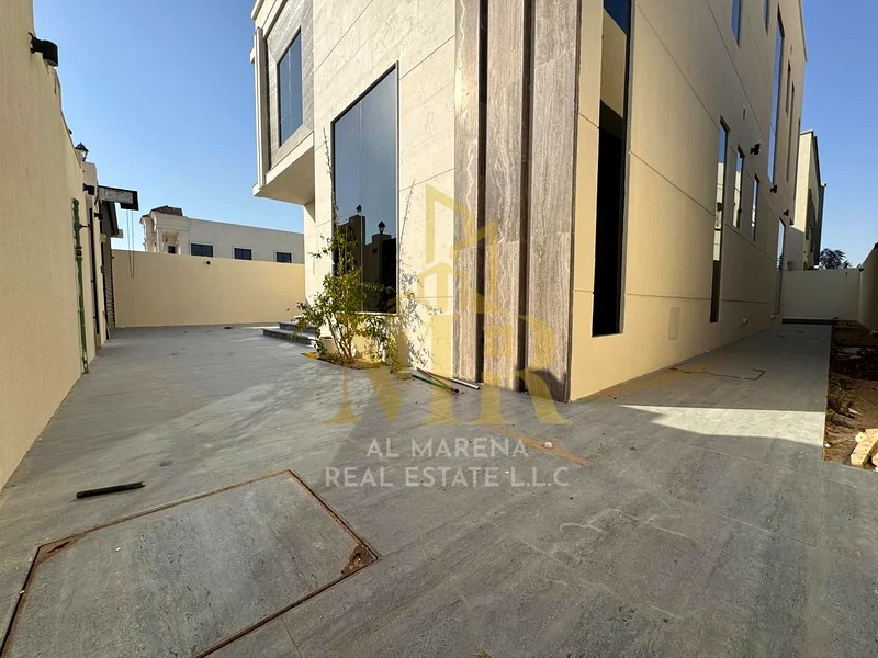 A villa with an all-inclusive price, including electricity, water and air conditioning, on the main street, ready for occupancy in the most upscale ar63872298233986110