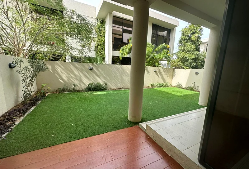 Vacant | Massive Plot | Prime Location63972758980994110