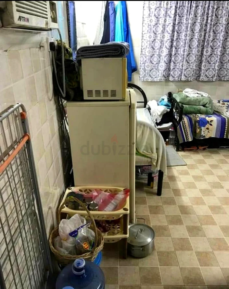 مساحة سرير لشخص باكستاني واحد63796680946050110