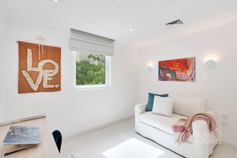 Stunning 1BR+Study | Corner Unit | Bright63982173100803110