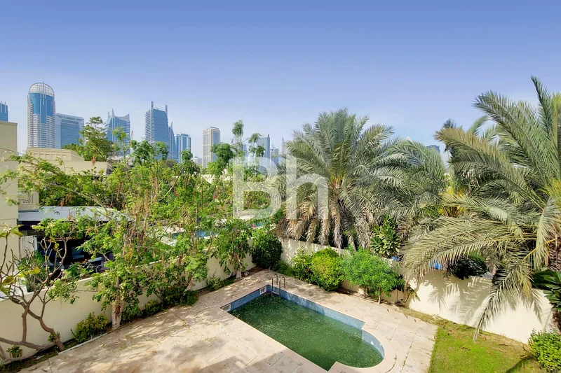 Upgraded | Sky View | Pool | Spacious63726113957379114