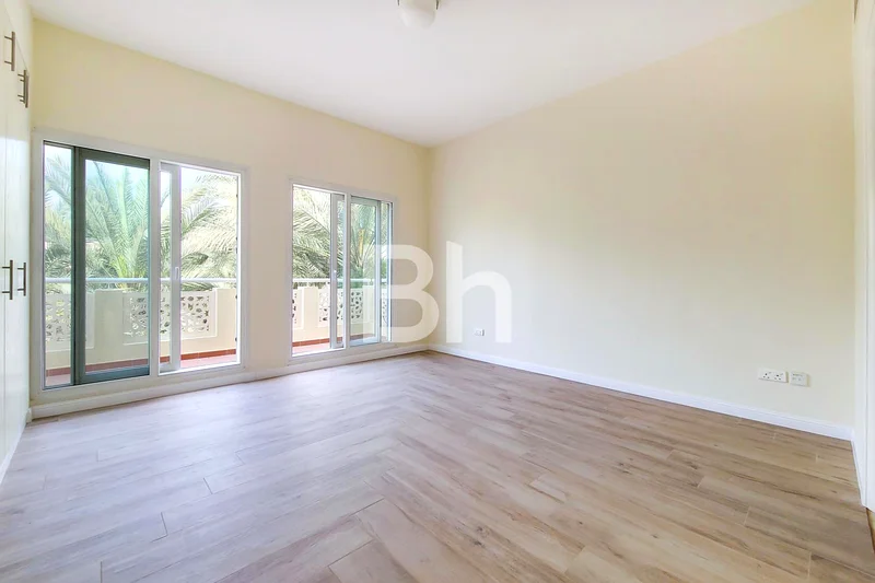 Upgraded | Sky View | Pool | Spacious63726113957379113