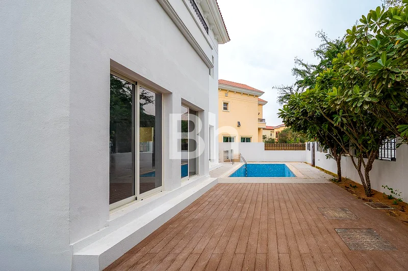 Upgraded I Single row I Private swimming pool63917017156609110