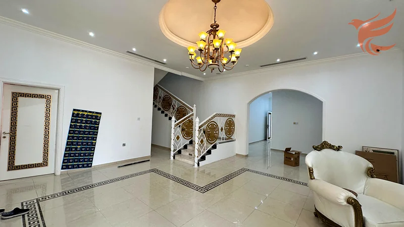 فيلا واسعة مكونة من 7 غرف نوم في الضيت الجنوبية | متصلة بفيدا63814659632897112