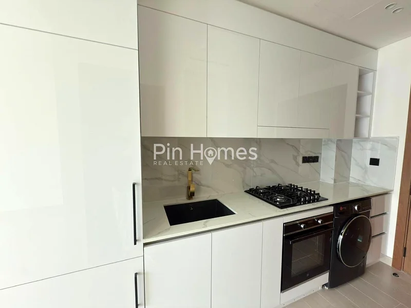 Bright | Elegant Layout | Vacant63785900791555112