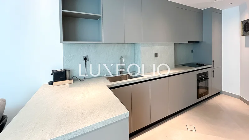 Upgraded High Floor | 2 + Storage | Vacant64040916002305113