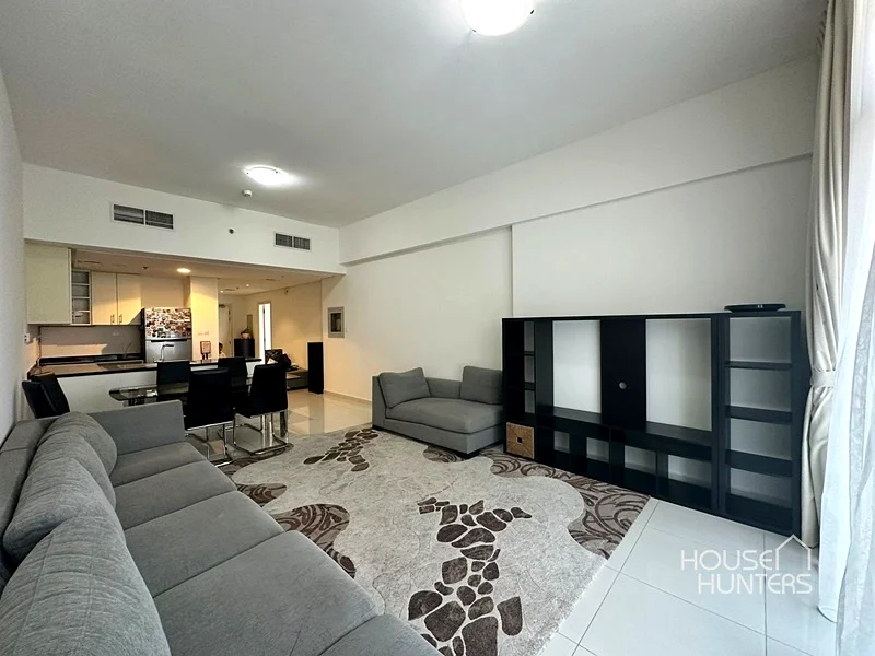VACANT | VERY SPACIOUS | NEXT TO BUS STOP63738983988353113