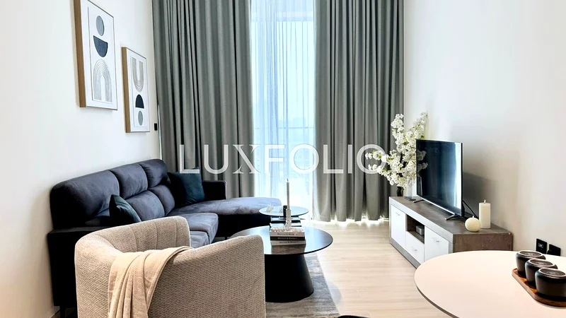 Pool View | Low Floor | Flexible Cheques63779603161602112