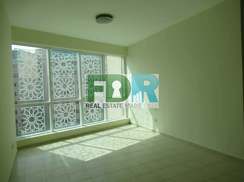 Well Maintained| Spacious Bright|  Full Amenities63934259608834113