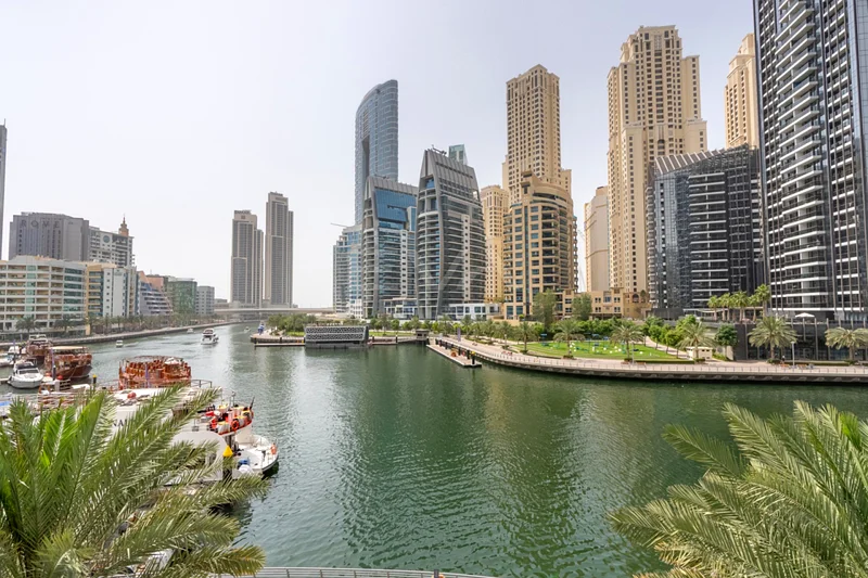 منظر على المارينا | مفروشة بالكامل | شقة واسعة من 3 غرف نوم64038434436994110