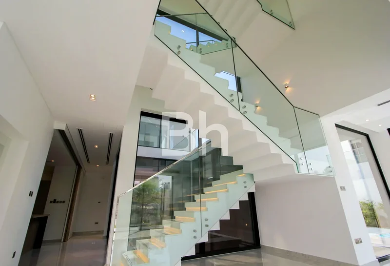 Contemporary | Private Elevator | Vacant63916904167938114