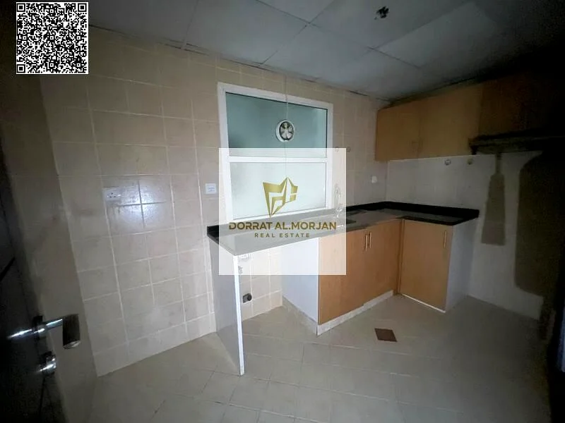 مبنى للبيع في الرشيدية 2 مباشرة على الشارع الرئيسي، الطابق الأرضي والأول63886315492738112