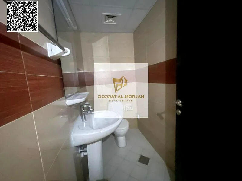 مبنى للبيع في الرشيدية 2 مباشرة على الشارع الرئيسي، الطابق الأرضي والأول63886315492738113