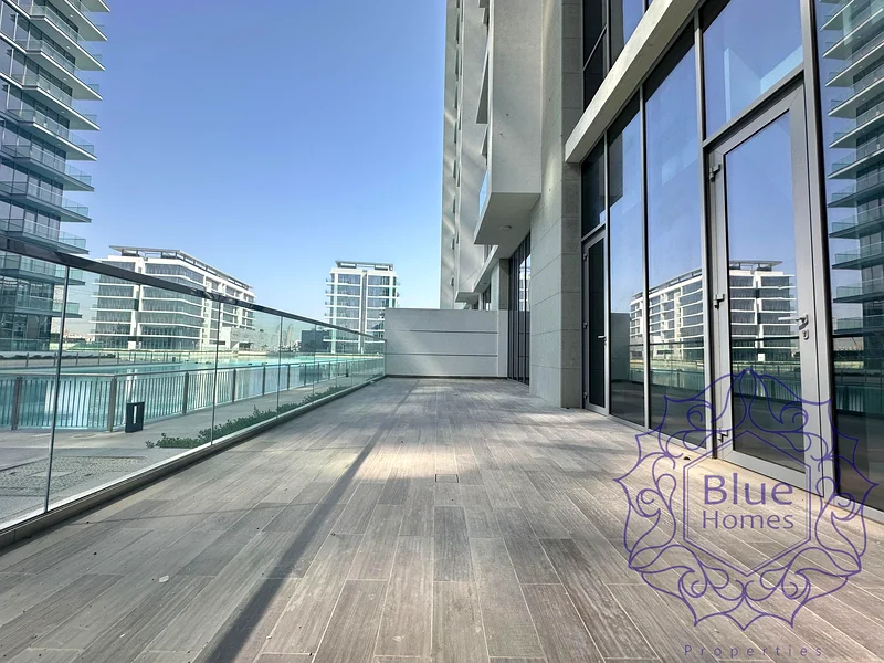شرفة | الطابق الأرضي | مطل على البحيرة | شاغر63750249094531110