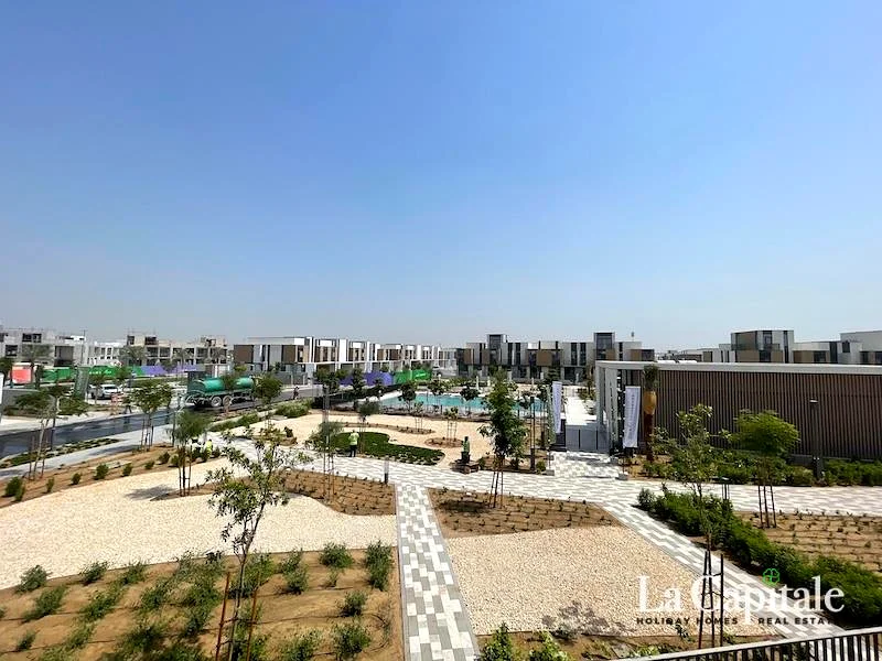 4 غرف نوم بريميوم + خادمة | تطل على المسبح والمنتزه63926297296131111