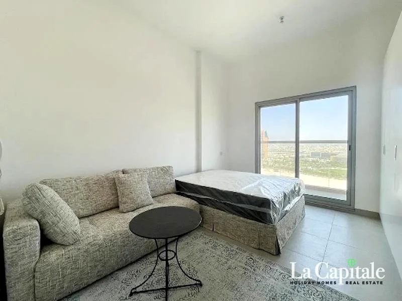 Fully Furnished | Prime Location | Low Floor64019181202433112