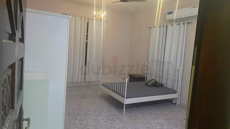 Room63795743542273110