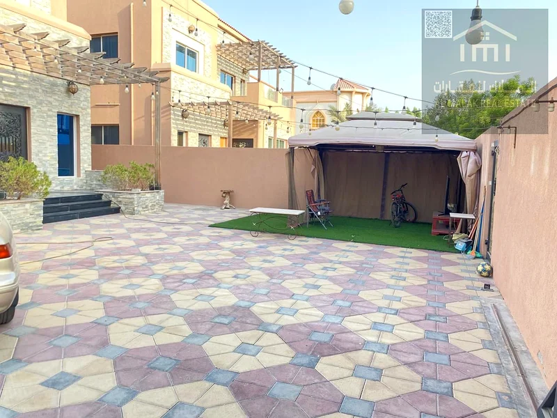 Opportunity for sale: a large villa with an area of ​​5,500 square feet, at an attractive price, in Rawda 3, in new condition.63878297720067113