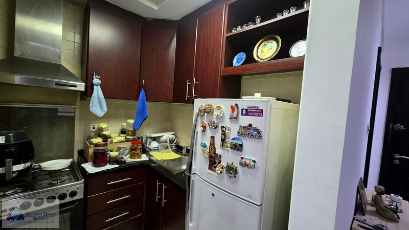 صفقة ساخنة للاستوديو المؤجر مع شرفة، للبيع في ديسكفري جاردنز63935661304963113