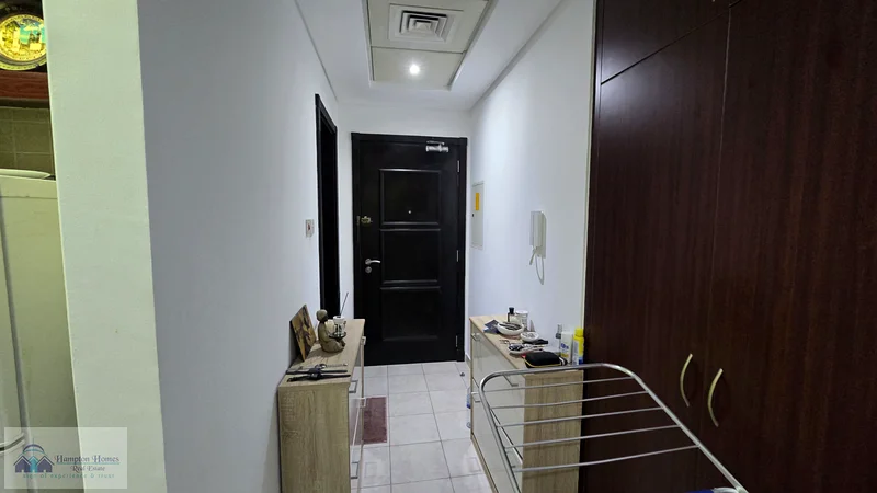 صفقة ساخنة للاستوديو المؤجر مع شرفة، للبيع في ديسكفري جاردنز63935661304963114