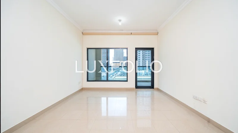 VACANT | LARGE LAYOUT | COMMUNITY VIEW64036626295811111