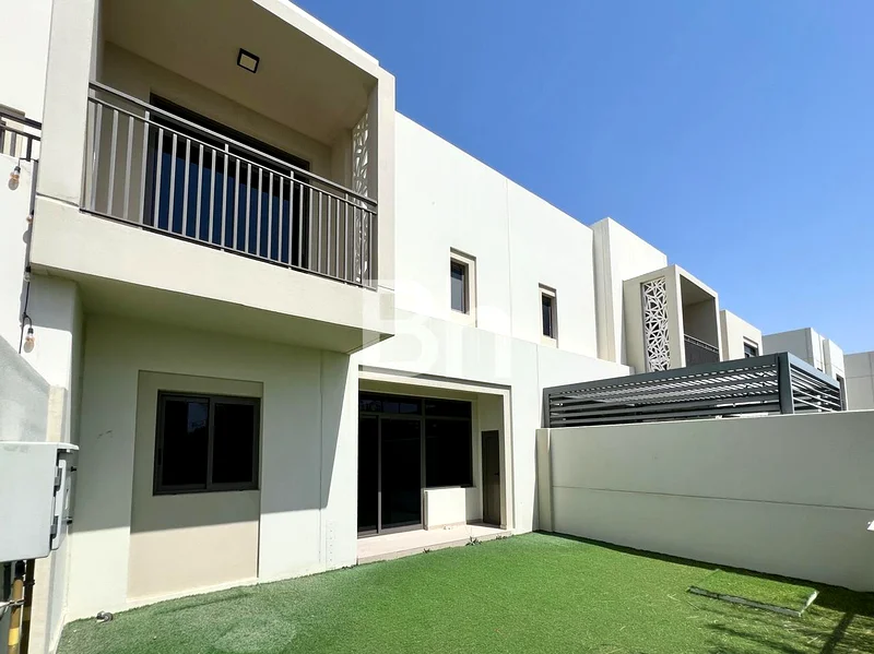 مناظر طبيعية | قريب من وسائل الراحة | شاغر63736715841537110
