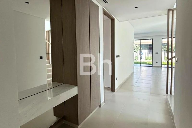 جناح حديقة جديد بالكامل مع غرفة السائق63735585071362112