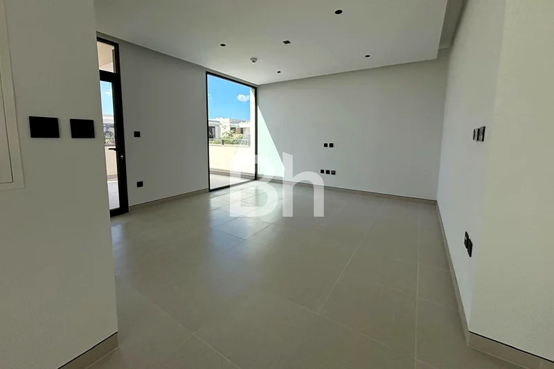 جناح حديقة جديد بالكامل مع غرفة السائق63735585071362114